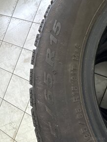 Predám zimnú sadu 195/65 R15 PIRELLI - 4