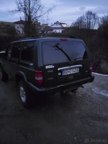 Jeep Cherokee - 4