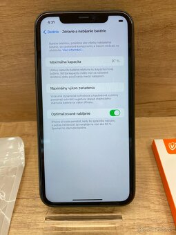 iPhone 11 black (97%) - v záruke, super cena - 4