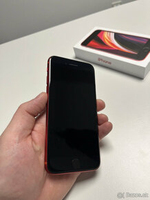 iPhone SE 64GB červený - 4