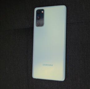 Samsung Galaxy S20FE - 4