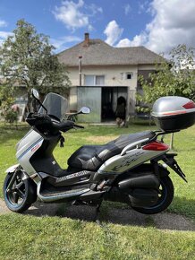 Yamaha Xmax - 4