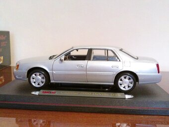 Cadillac 2000 Deville DTS 1:18 Maisto - 4