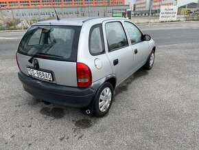 Opel Corsa Hatchback 40kw Manuál 1999 - 4