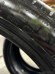 Pirelli PZero 285/40R21 - 4