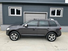 VW Touareg 3.0TDI 176kw vzduch,koža,šiber - 4