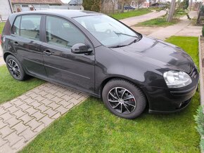 VW Golf 5 - 4