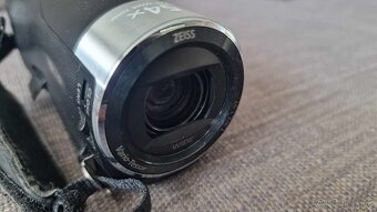 Sony HDR-CX240E - 4