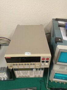 Stolne multimetre Fluke 8842A a Keithley 2015 THD-Tektronix - 4