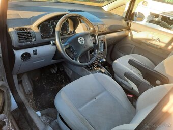 Rozpredam Volkswagen Sharan 1,9 tdi 85kw farba strieborna - 4