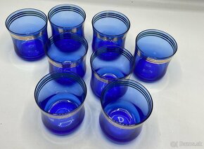 Osem modrých sklenených pohárov so zlátením - 4