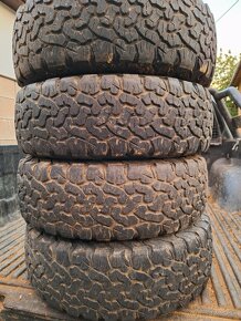 gumy allterrain  215/65r16 - 4