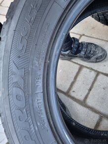 235/55R17 - 4