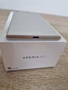 Sony Xperia XZ1 TOP STAV - 4