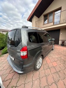 Ford Tourneo Courier 1.5 - 4