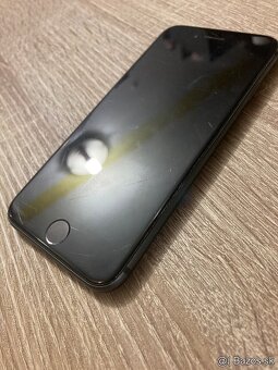 iPhone 8 / 128GB Dobrý stav - 4