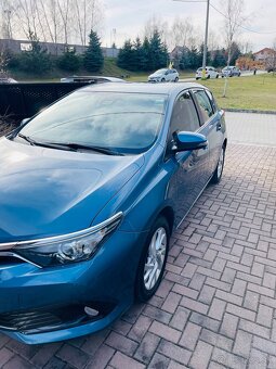 Toyota Auris 1.6 MT Hatchback - 4