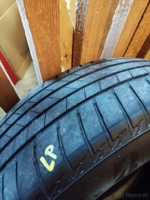 225/60R17 - 4