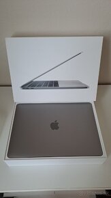 Macbook Pro 13.3" /i5 2,3GHZ/8GB RAM/256 SSD - 4