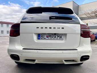 Porsche Cayenne facelift edition White - 4