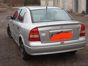 Opel Astra 1.2 - 4