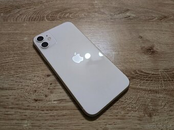 Iphone 11 64gb ma len bezne znamky pouzivania na displeji je - 4