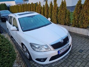 OCTAVIA COMBI 2.0TDI DSG RS - 4