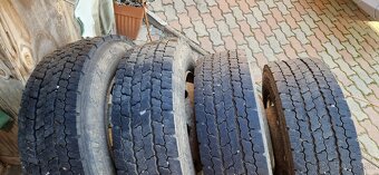 Predám pneu 245/70R19,5  136/134M zadné aj z diskami - 4