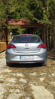 Predám Opel Astra J Cosmo 12/2013 - 4