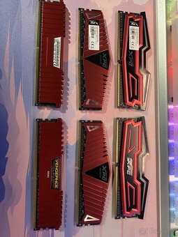 ADATA/Corsair DDR4 16GB/32GB kit - 4