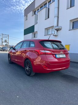 Hyundai i30 1.6 diesel 81kw 2015, nová stk - 4