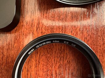 NiSi slnečná clona, UV filter a krytka pre FUJI X100 čierna - 4