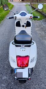 Vespa GTS Super 300 - 4