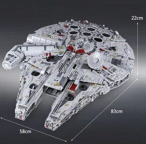 LEGO Milenium Falcon 75192 postavené - 4