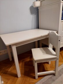 Ikea stolik stolicky a Playtive Drevená detská klinika - 4