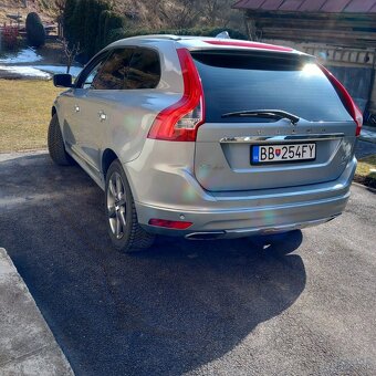 Volvo XC60 D5 Momentum AWD - 4