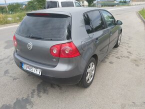 Volkswagen Golf V 1,6 Benzín DSG - 4