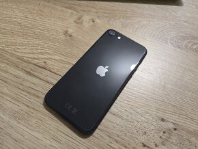 Iphone se 2020 64gb plnefunkcny neposkodeny ma len bezne zna - 4