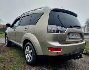 Mitsubishi Outlander II 2,0 DID 4x4 103kw r.v. 2009 6 rýchlo - 4