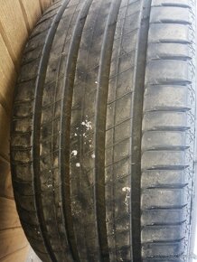 275/45 r21 - 4