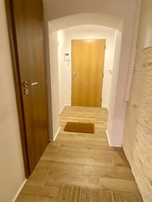 NA PREDAJ 2 IZBOVÝ APARTMAN V CENTRE BRATISLAVÝ - 4