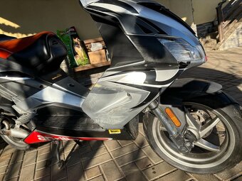 Aprilia sr 50 - 4