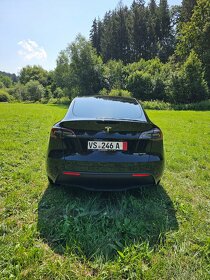 Tesla model Y Long range model 2023 - 4