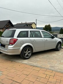 Opel Astra H Caravan - 4