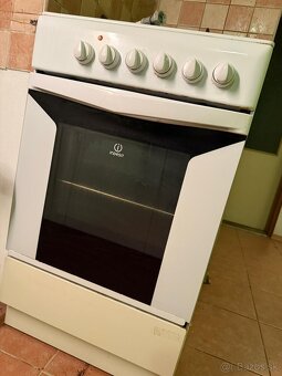 Predám kombinovaný sporá Zn. Indesit - 4