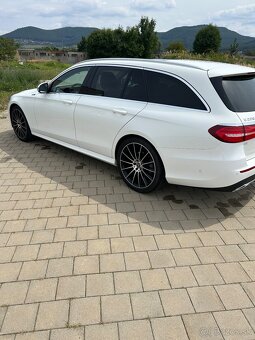 Mercedes Benz E220 4matic - 4