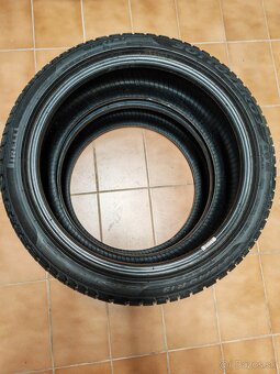 Predám 2ks zimné pneumatiky zn. Pirelli 245/40 r19 - 4