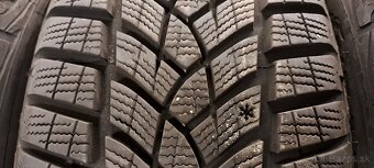 Predám 4ks skoro nové zimné 216/60r16-99H Good Year - 4