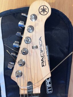 Yamaha Pacifica - 4