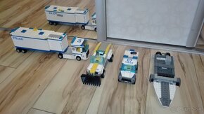 LEGO-Policajný kamion + dalšie autá a čln - 4